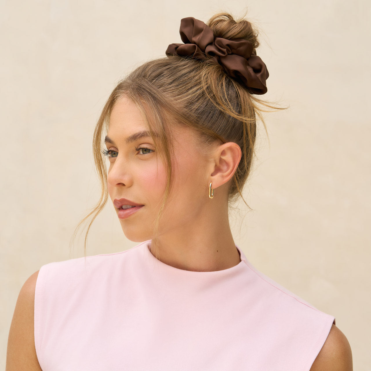 Scrunchies extra grandes negro y chocolate