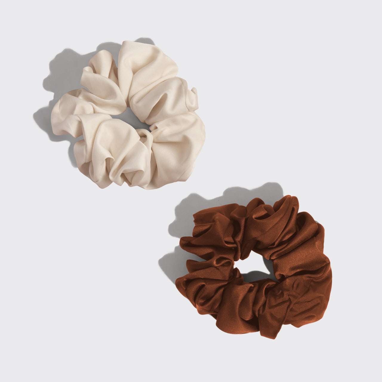 Scrunchies oversize color crema e cammello