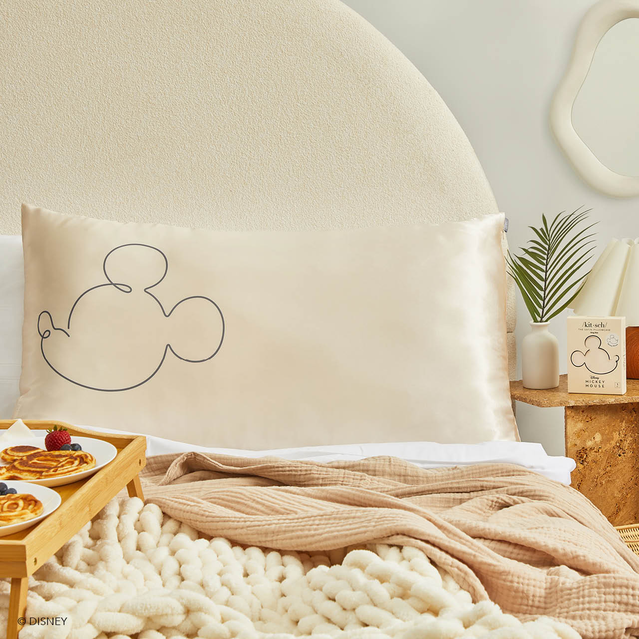 Fronha de Cetim Kitsch & Mickey e Minnie King Mr. Mouse - Creme