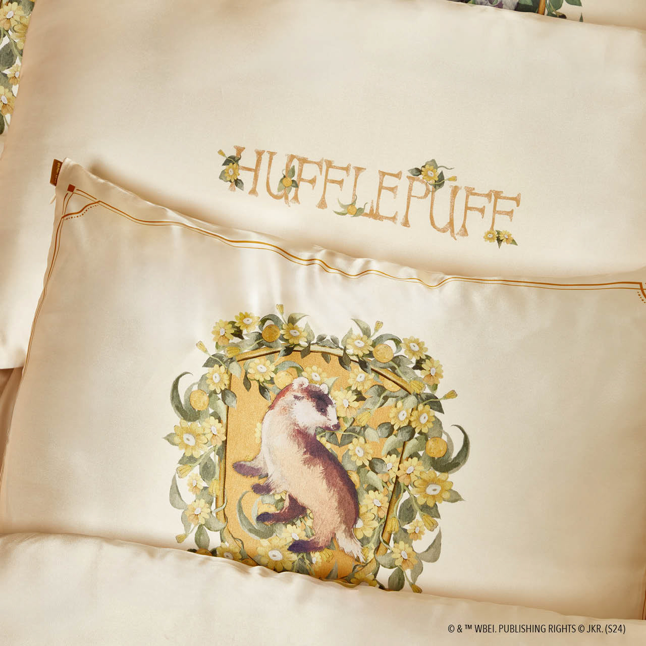 Kitsch x Harry Potter Taie d'oreiller en satin - Poufsouffle