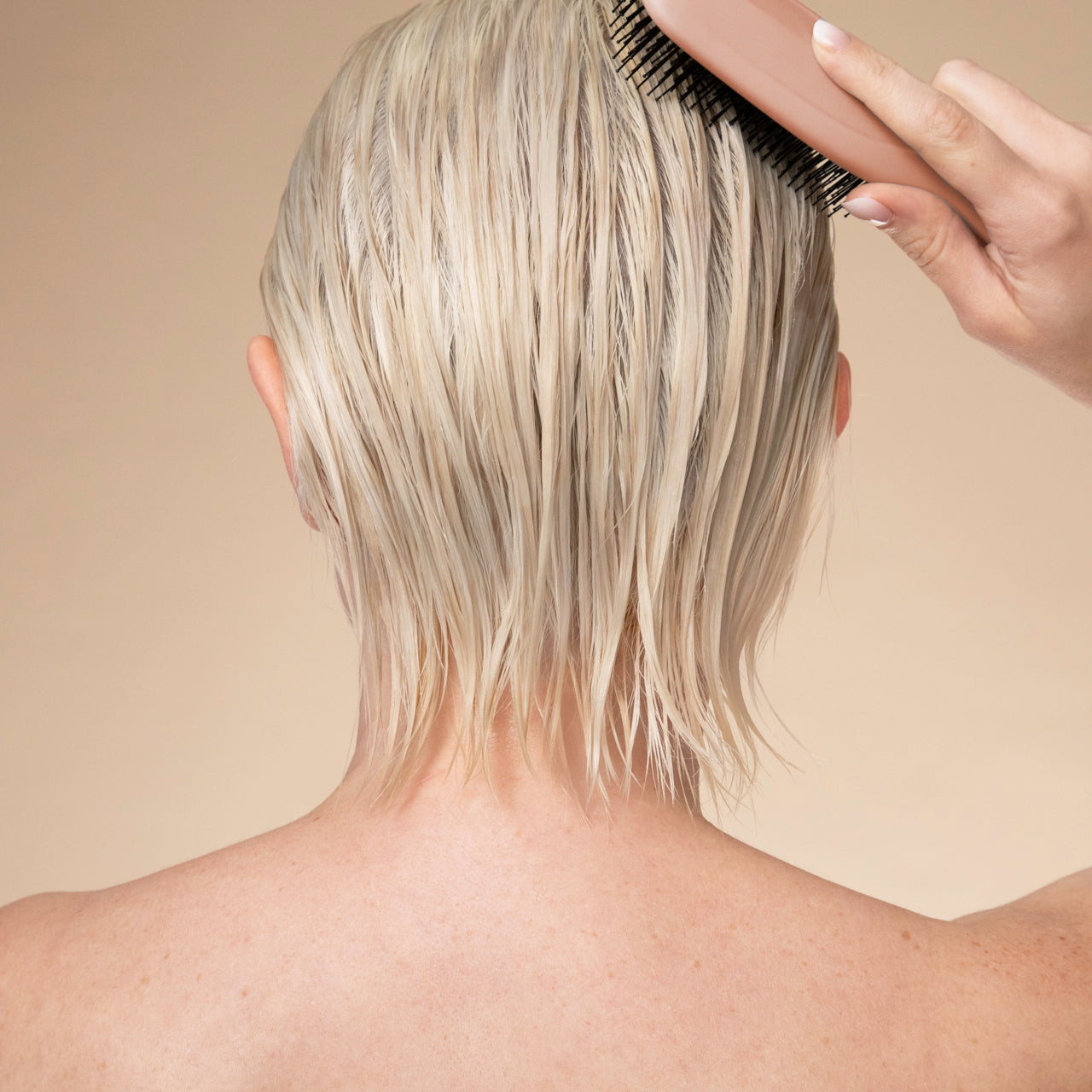 Scalp Renewal Brush in Terracotta