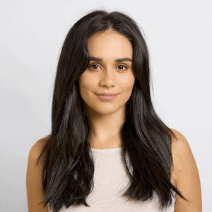 KITSCH Set & Flow Active Headband in Heather Gray — animated model clip showing the headband in action — snag-free, curl-safe design for sleep and workouts