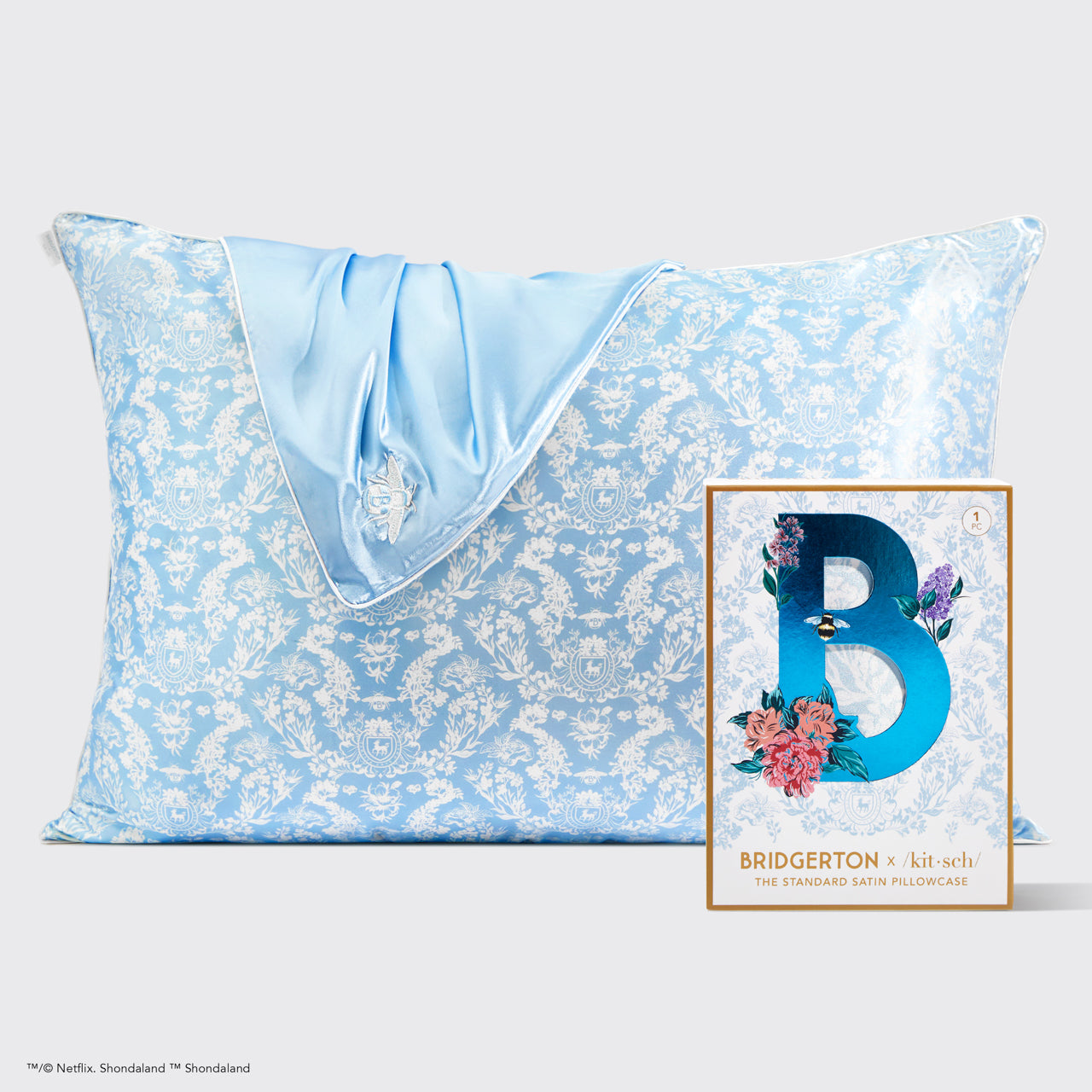 布里奇顿 x Kitsch 缎面枕套 - 蓝色图案