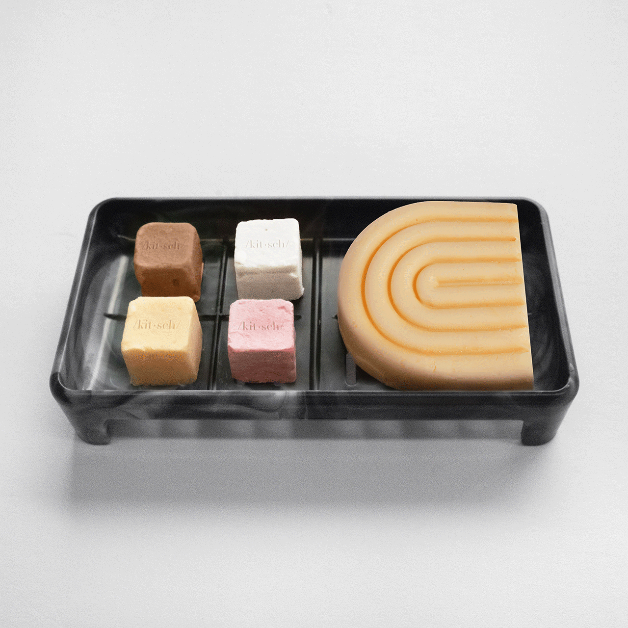 shampoo-conditioner-4pc-sampler-set-self-draining-soap-dish-kitsch