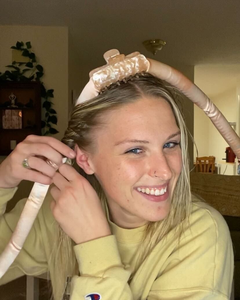 Get Heatless Curls with Bundle Heatless Curling Set + Gold Claw Clip